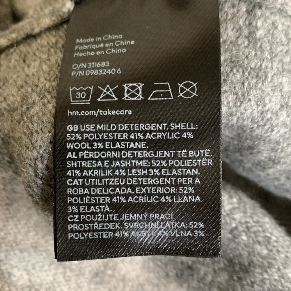 H&M Sweater - Picture 6 of 6